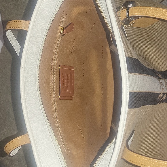 Coach Purse - Picture 4 of 7